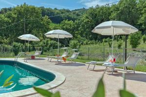 The swimming pool at or close to Villa Rosa