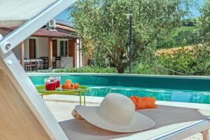 The swimming pool at or close to Villa Rosa