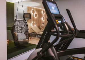 Posilňovňa alebo fitness centrum v ubytovaní Elements Resort Zell am See BW Signature Collection