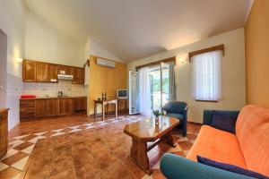 Gallery image of Apartments & Rooms Ruzmarin in Rogoznica