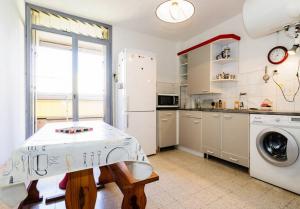 Afbeelding uit fotogalerij van Bel Orizonte, Grand appart 70m2 vue mer in Ajaccio