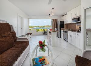 A cozinha ou kitchenette de Sint Maarten Blue Dream Studio 6
