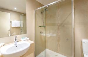 Koupelna v ubytování BEST WESTERN PLUS Travel Inn