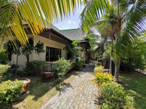 Gallery image of Tuna Resort in Rawai Beach