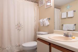 Et badeværelse på Gulf Village #215 + 4 billeder