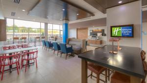 Gallery image of Holiday Inn Express & Suites Tulsa Midtown, an IHG Hotel in Tulsa