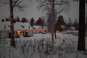 冬天的Vildmarks Lodge
