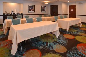 The business area and/or conference room at Holiday Inn Express Hotel & Suites Youngstown - North Lima/Boardman, an IHG Hotel