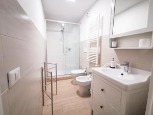 Vonios kambarys apgyvendinimo įstaigoje Modern Studio Apartments