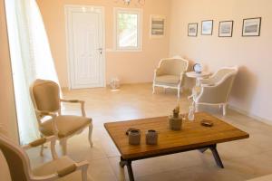 Posezení v ubytování Kristallia - Elounda seafront vacation rental