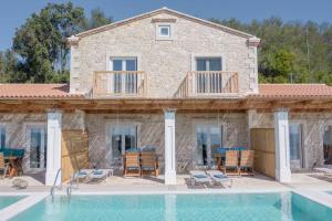 The swimming pool at or close to Bella Vista Ereikousa