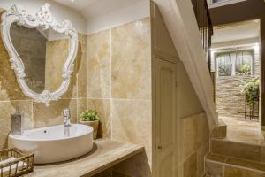 Koupelna v ubytování Hotel Boquier + 37 fotografií