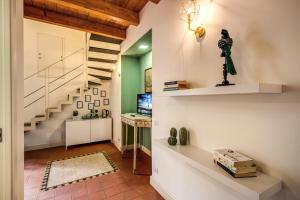 A television and/or entertainment centre at Casa Hosteno