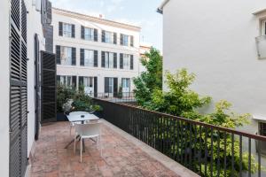 Een balkon of terras bij ICON Rosetó