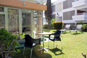 A garden outside Apartamentos Maspalomas Foresta