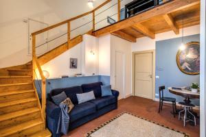 A seating area at Casa Hosteno