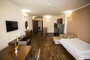 Postel nebo postele na pokoji v ubytování Hotel Corner Inn