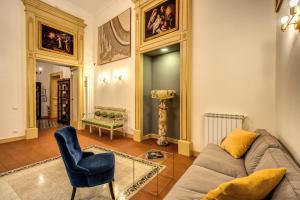 A seating area at Casa Hosteno