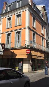 Gallery image of Le Montferrat - 65m2 - 2 chambres - Rue de la Grotte - Hyper Centre in Lourdes