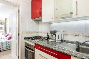 Kuchyň nebo kuchyňský kout v ubytování 421 OLYMPIA Central STUDIO building remodelling