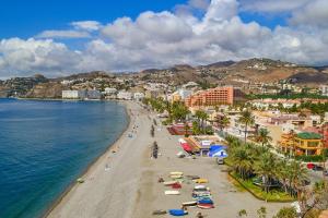 Foto da galeria de VICO Estudio con parking em Almuñécar