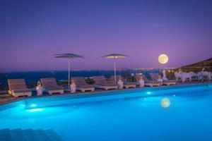 Bazén v ubytovaní Happy Cretan Suites alebo v jeho blízkosti