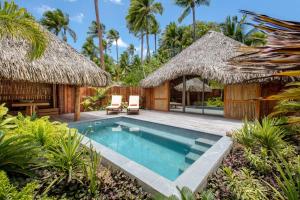 Bazén v ubytování Le Bora Bora by Pearl Resorts nebo v jeho okolí