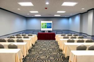 Gallery image of Holiday Inn Express Van Nuys, an IHG Hotel in Van Nuys