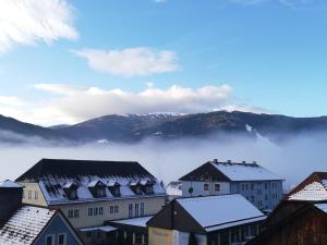 A general mountain view or a mountain view taken from Az apartmant