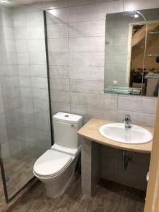 Kúpeľňa v ubytovaní Orange_Blue_Aparment №1