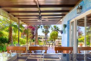 Vonkajšia záhrada v ubytovaní Villa Golf Sanlucar