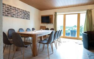 TV a/nebo společenská místnost v ubytování Lake View Lodges by we rent, SUMMERCARD INCLUDED