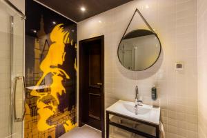 Bilik mandi di ibis Styles Dresden Neustadt