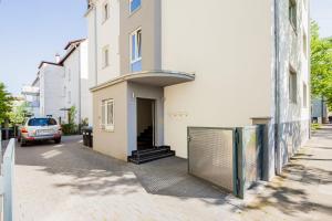 Imagen de la galería de SecondHome Stuttgart - Very nice and modern apartment near historic city centre at Olgastr 20 in Esslingen am Neckar, en Esslingen