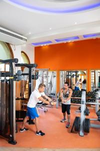 Das Fitnesscenter und/oder die Fitnesseinrichtungen in der Unterkunft Three Corners Rihana Resort El Gouna