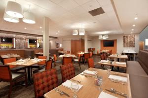 Restaurant o un lloc per menjar a Holiday Inn Portland-Airport I-205, an IHG Hotel