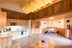 A kitchen or kitchenette at Haus Dorferstuck