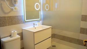 Phòng tắm tại Pensiunea Romeo Resort