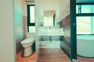 Phòng tắm tại Shark B&B