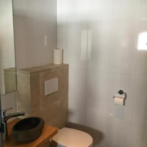 Łazienka w obiekcie Dorf Alm