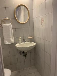 A bathroom at Treasure cosy flat