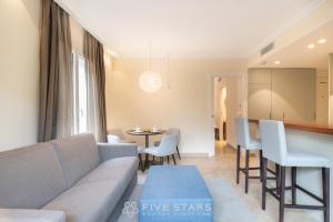 Гостиная зона в Villa Artemys - Five Stars Holiday House