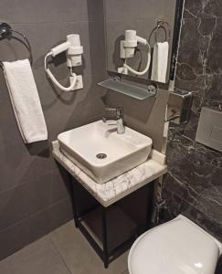 Koupelna v ubytování Cadde Suite Bakırköy