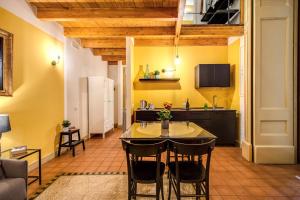 A kitchen or kitchenette at Casa Hosteno