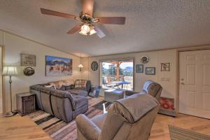 Afbeelding uit fotogalerij van Secluded Mountain Retreat with Deck, Views and Hiking! in Guffey