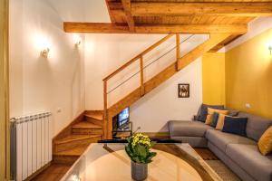 A seating area at Casa Hosteno