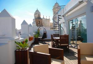 Posedenie v ubytovaní ***** ATTIC WITH IMPRESSIVE VIEWS AND JACUZZI