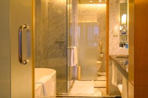 Vannituba majutusasutuses Hyatt Regency Dongguan