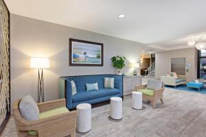 Foto de la galería de Holiday Inn Express Newport Beach, an IHG Hotel en Newport Beach