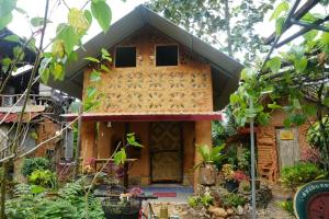 Eco-Logic, Resort for Charity外面的花园
